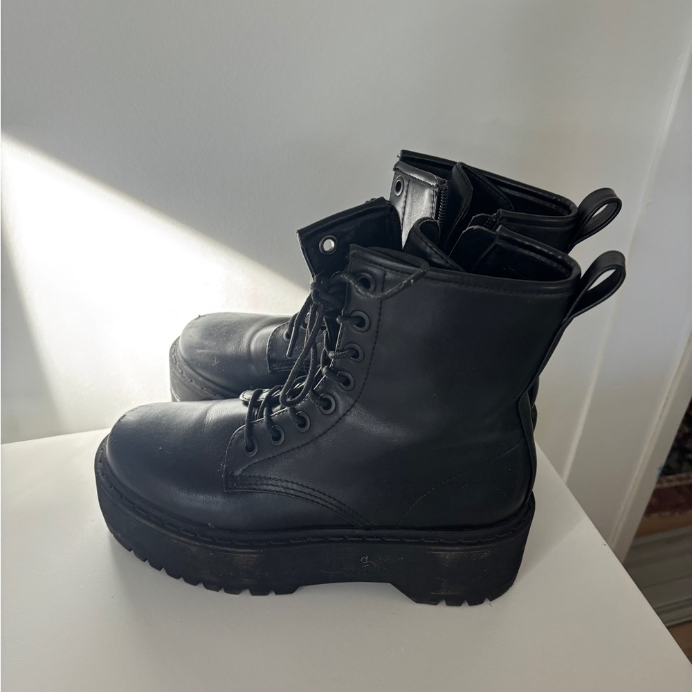 Steve Madden Black Boots